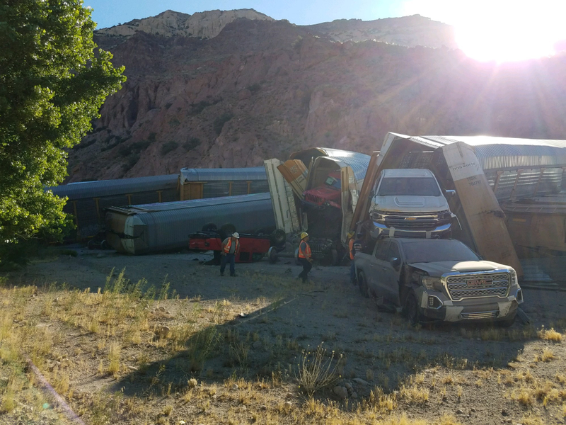 Illustration for article titled Brand New Jeep Gladiators and Chevy Silverados Destroyed After Train Derails in Nevada